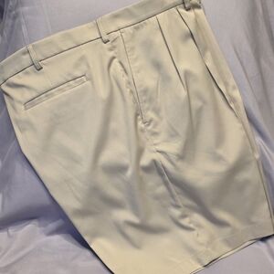 RoundTree & Yorke Performance Shorts.  Sz. 42. Beige.